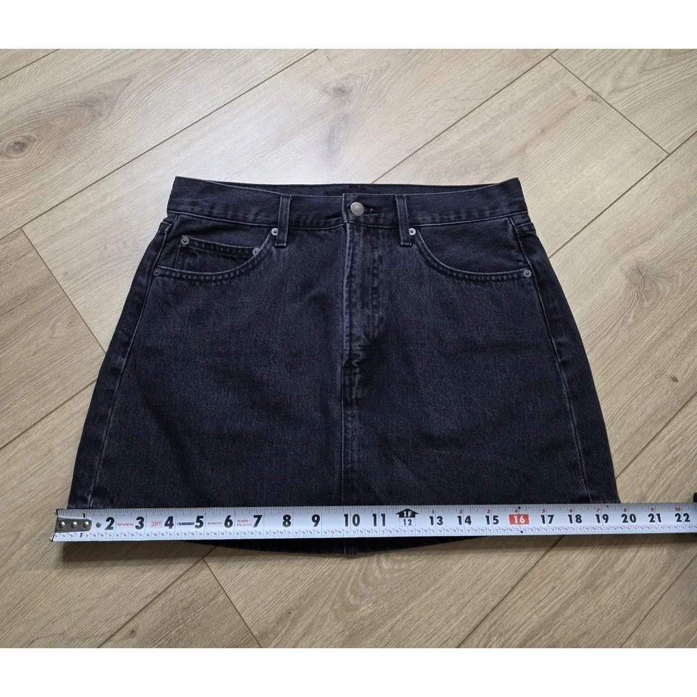 Aritzia Denim Forum Mini Skirt The 90's Ricci Skirt Women's Size 27 Black
